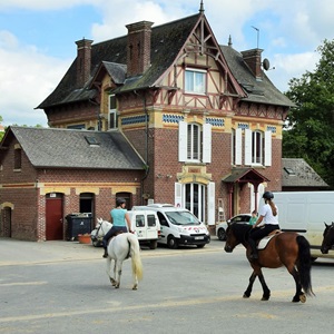 EARL CREVEL, un professeur d'équitation à Compiègne
