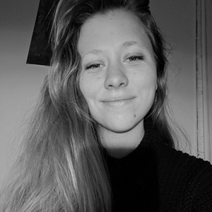 Justine, un professeur à Conflans-Sainte-Honorine