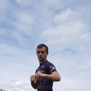 Jérémy , un instructeur de combat médiéval à Alençon