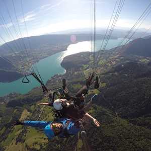 Romain, un club de parapente à Pont-du-Château