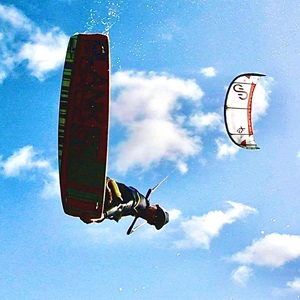 Guillaume , un instructeur de kitesurf à Carbet